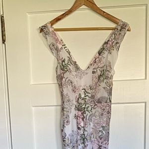 GUESS Summer Dress, size 4, white floral, knee height slit on right side.